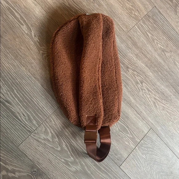 Calia large sling purse - Picture 4 of 5